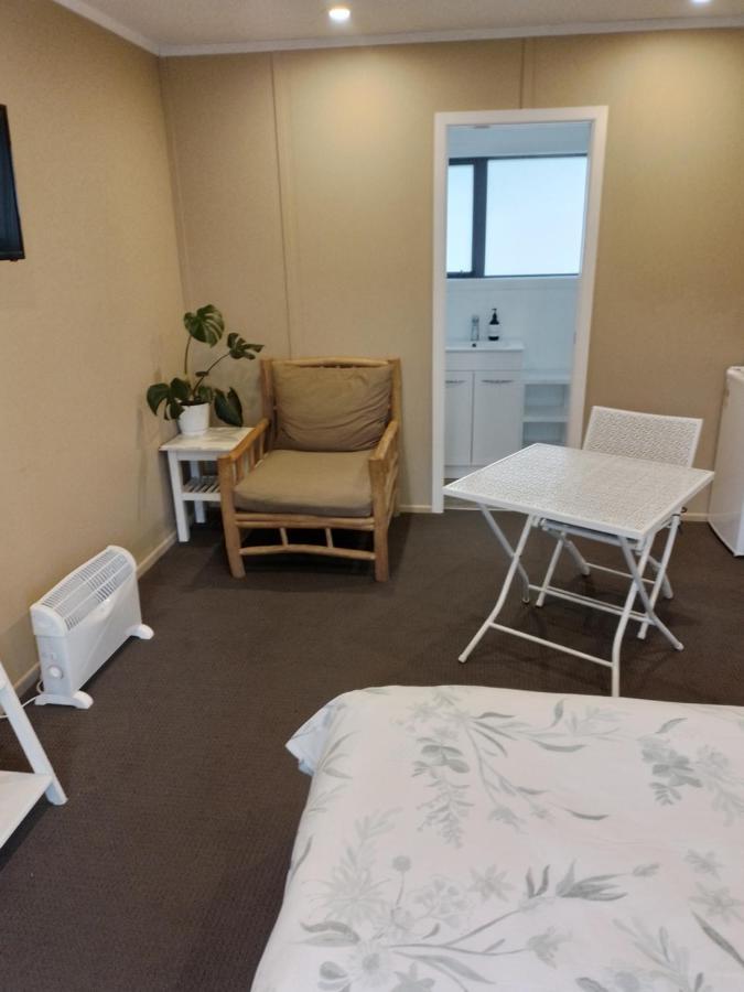 Best Budget Bed And Ensuite - Private Access Close To Beach ワイヒ エクステリア 写真